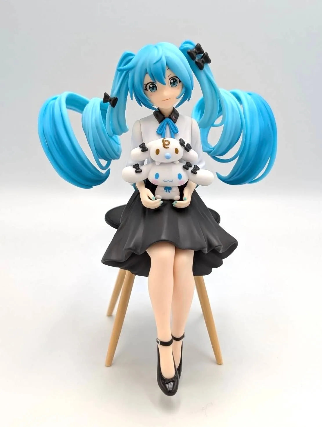 14CM Anime Hatsune Miku with Big Dog Sitting Position PVC Models Action Figure Decorations Toy Gift