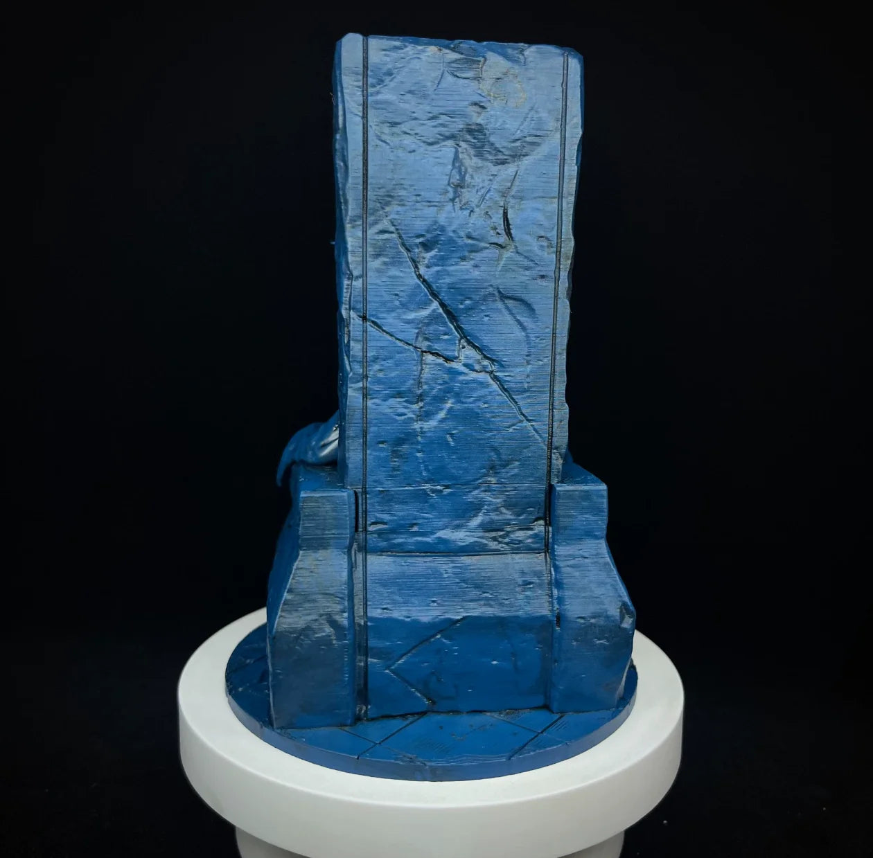 Solo Leveling: Giant God Statue Throne Sculpture Customizable Height Collectible Resin Model