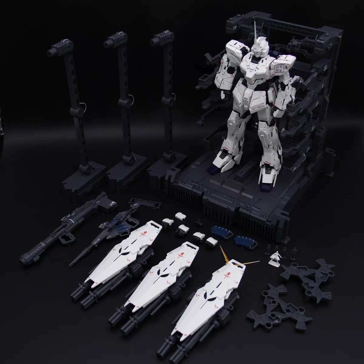 New Shenshou Model 1/100 Mgex Unicorn Assembly Model Kits Action Figure Have Light Group And Base Collect Ko Unicorn Statue Gift