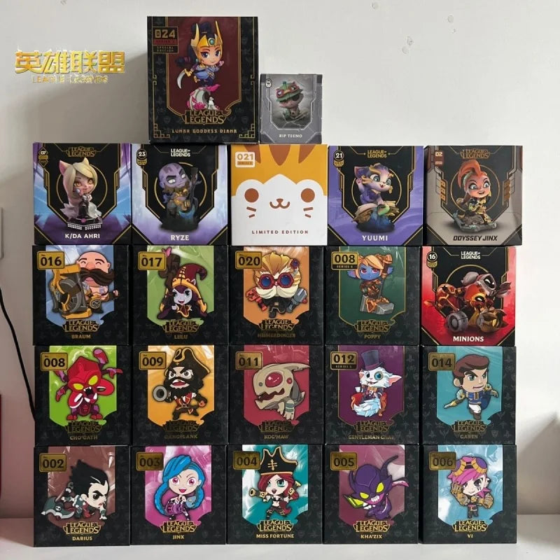 В наличност League of Legends Lol Game Peripheral Legit Hand Timokyu Moon Galen Jinx Bobi Arri Miss Doom и т.н. Украшение играчка Коледен подарък