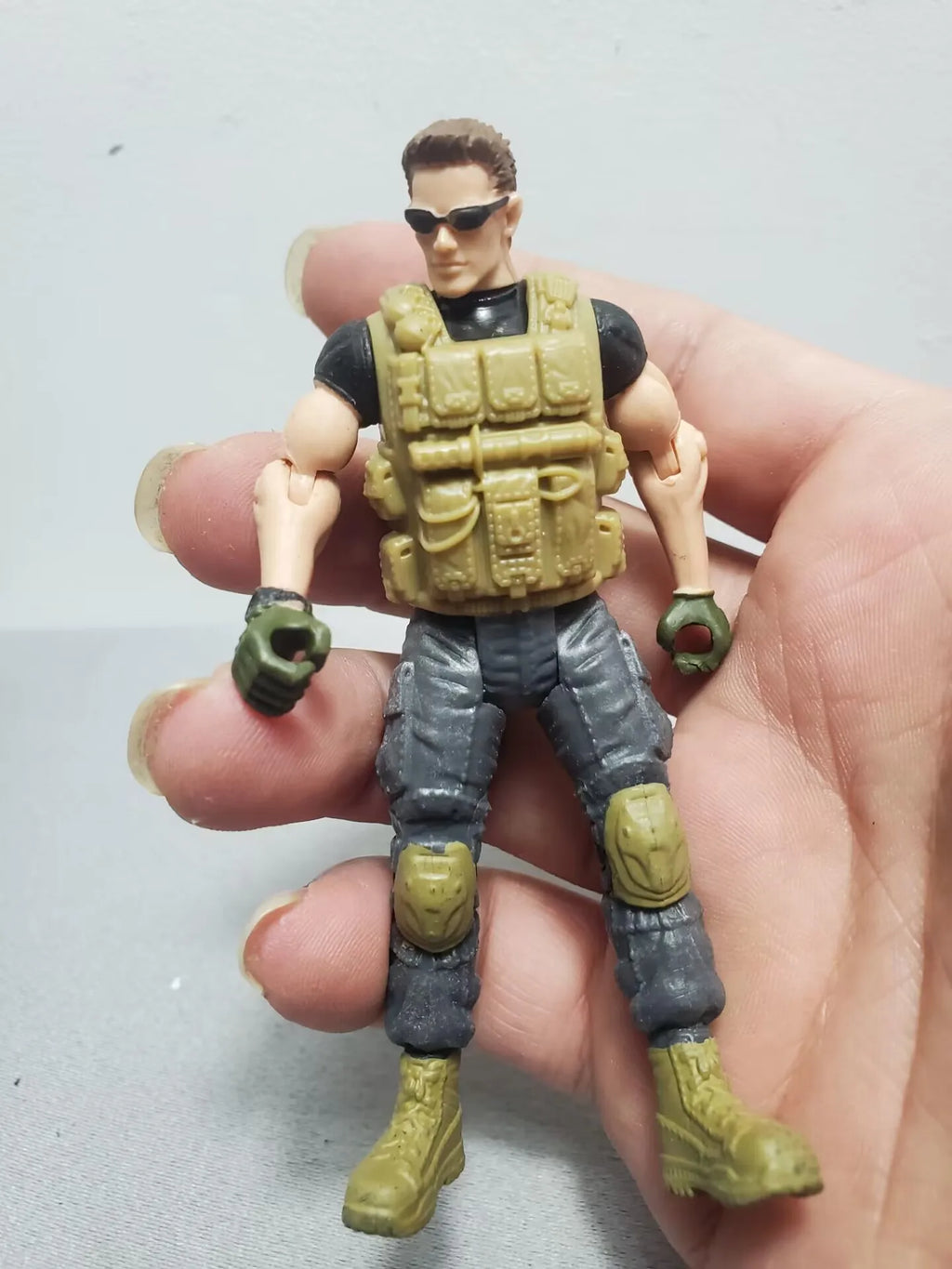 9cm 3.75" Solider Farmer Worker Military Police Action Figure Limite Collection Pirate Player Model Toy Gift for Kid Child Adult