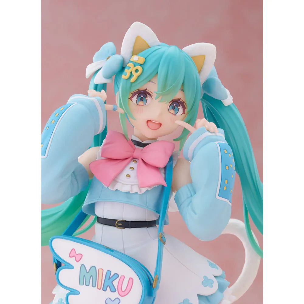 TAITO Original fashion Hatsune Miku Anime Figure Action Figurine Model Collector Toys Hatsune Miku BANPRESTO Collectible Gift