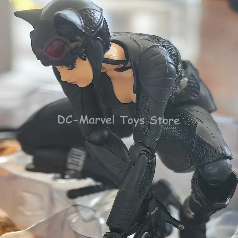 In Stock Arkahm Factory MAX Factory Kaiyodo Revoltech Yamaguchi Catwoman Figuras Ko Model Action Figure Customized Gifts Toys
