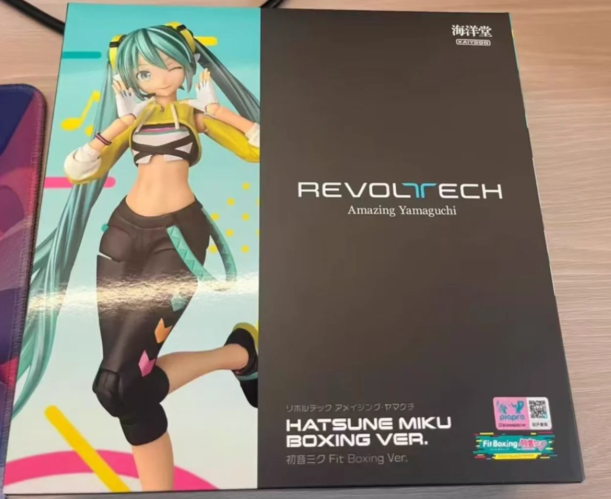 Special OfferKaiyodo Revoltech Amazing Yamaguchi Hatsune Maku Fit Boxing Ver. - 150mm Posable Figure, PVC/ABS/POM, 4 Faces/10 Ha