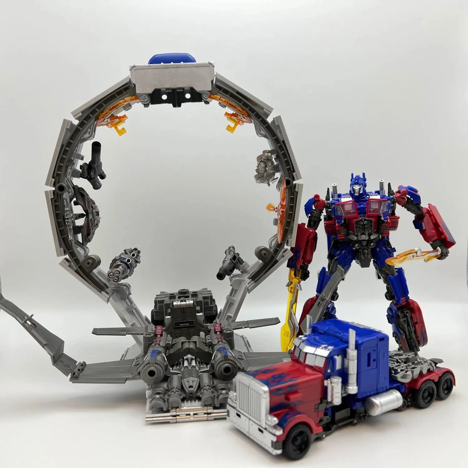Transformationsspielzeug Baiwei Optimus Commander Robot TW1022 Anhänger Modell CY01 Taktischer Container TW1122 Action Deformationsfigur