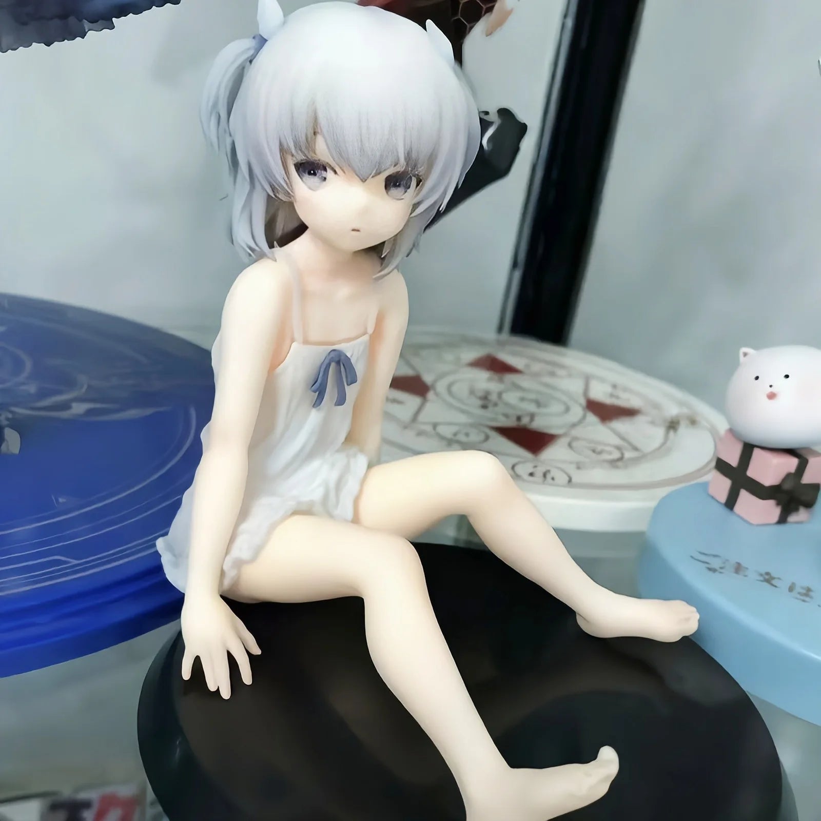 Lonely Rock Girl Gotoh Hitori Cute Sitting Figure Chino Mashiro Anime Beauty Model Car Pc Case Desktop Ornament Collectible Gift