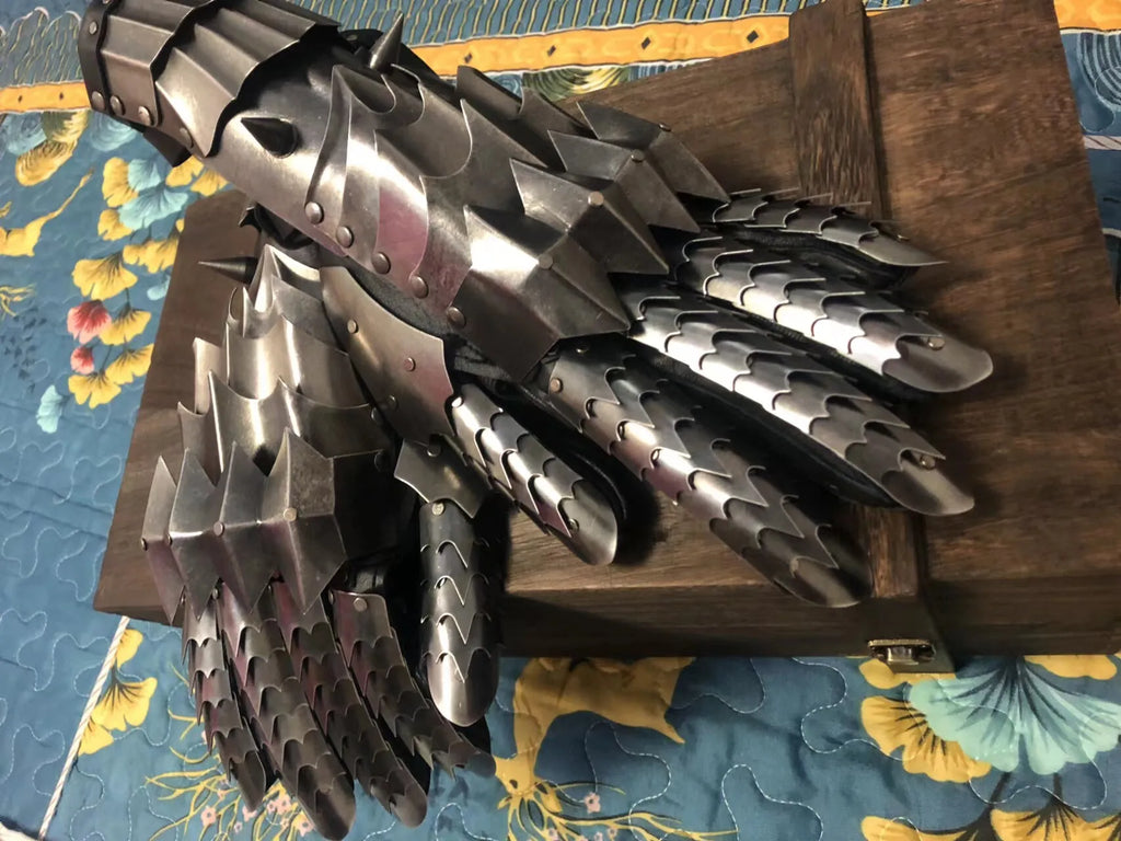 HCMY LOTR Nazgul Gauntlet 1:1 Metal Steel Wearable Sauron Witch King Ringwraith Middle Earth Medieval Knight Cosplay Armor LARP