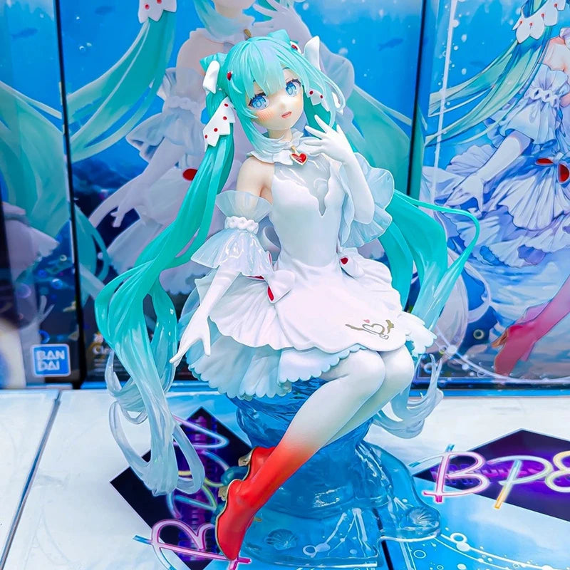 В наличност BANPRESTO EVOLVE Clearluxe Хацуне Мику -Clione Ver.- PVC 18CM Аниме екшън фигурки Модел Колекция играчка