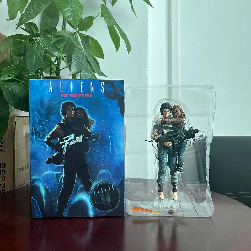 NECA ALIEN 2 LT Ellen Ripley Newt Figure Giger Xenomorph Facehugger Aliens Predator Action Figure Model Toys Cool Doll Present