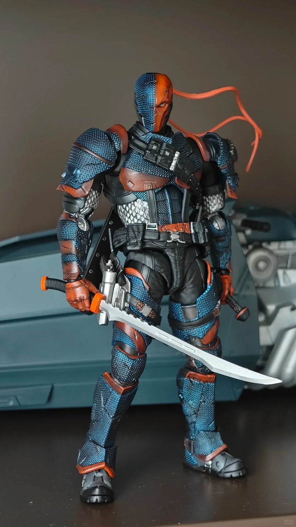 Hot Lpzz Rouno Cueure Dc002 1/12 Deathstroke Arkham Knight Finished Module Movable Batman Model Action Figure Collectible Toy Gi