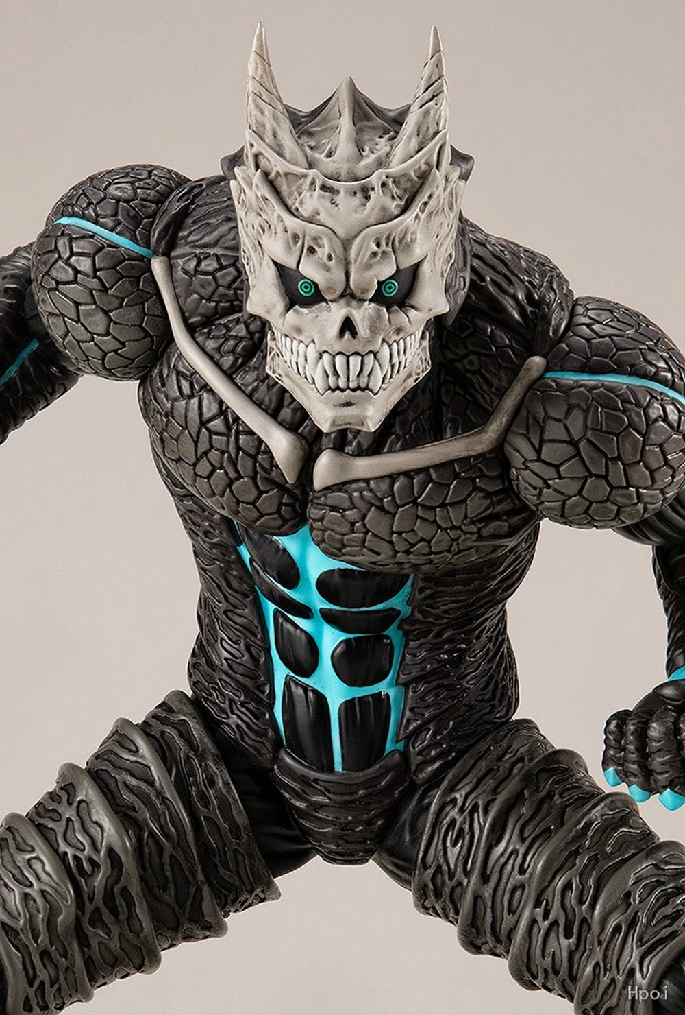 13CM Anime kaiju No.8 Figure Monster Anime Characteristics of Standing Posture And Punching Model Toy Gift Action Figure PVC