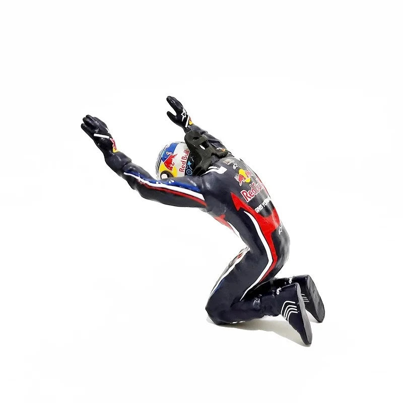 New 1:18 Scale 1Pcs Resin Model Scene Accessory Male Champion Driver Racing Car Racer Action Figure Fist Making Posture Display