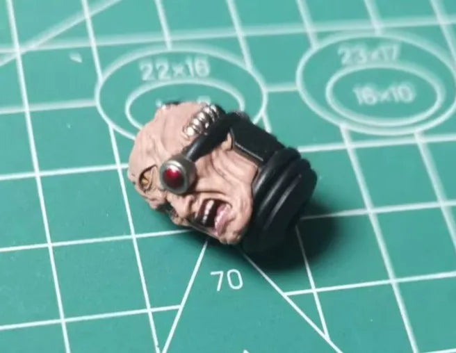 Joytoy Warhammer 1/18 Actionfiguren Chaos Space Marines Schwarze Legion Auserwählte Boltpistole und Energiefaust Geschenkidee für Jungen