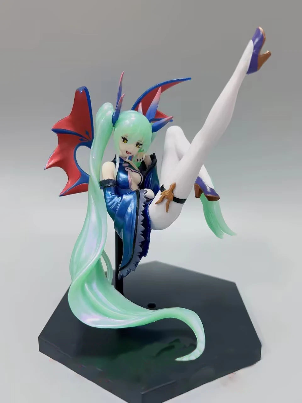 17cm Hatsune Miku Anime Figure Light And Dark Beautiful Angel Girl Action Figure PVC Collectible Model Doll Ornaments Toys Gifts