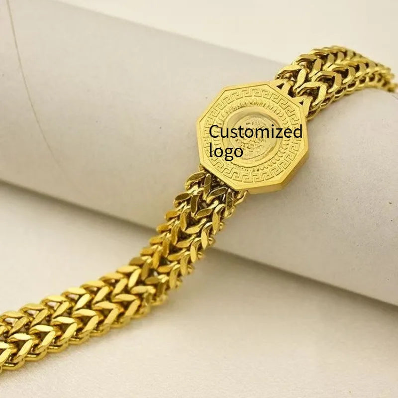 Custom-made bracelets for both men and women bring you a unique sense of high-end luxury