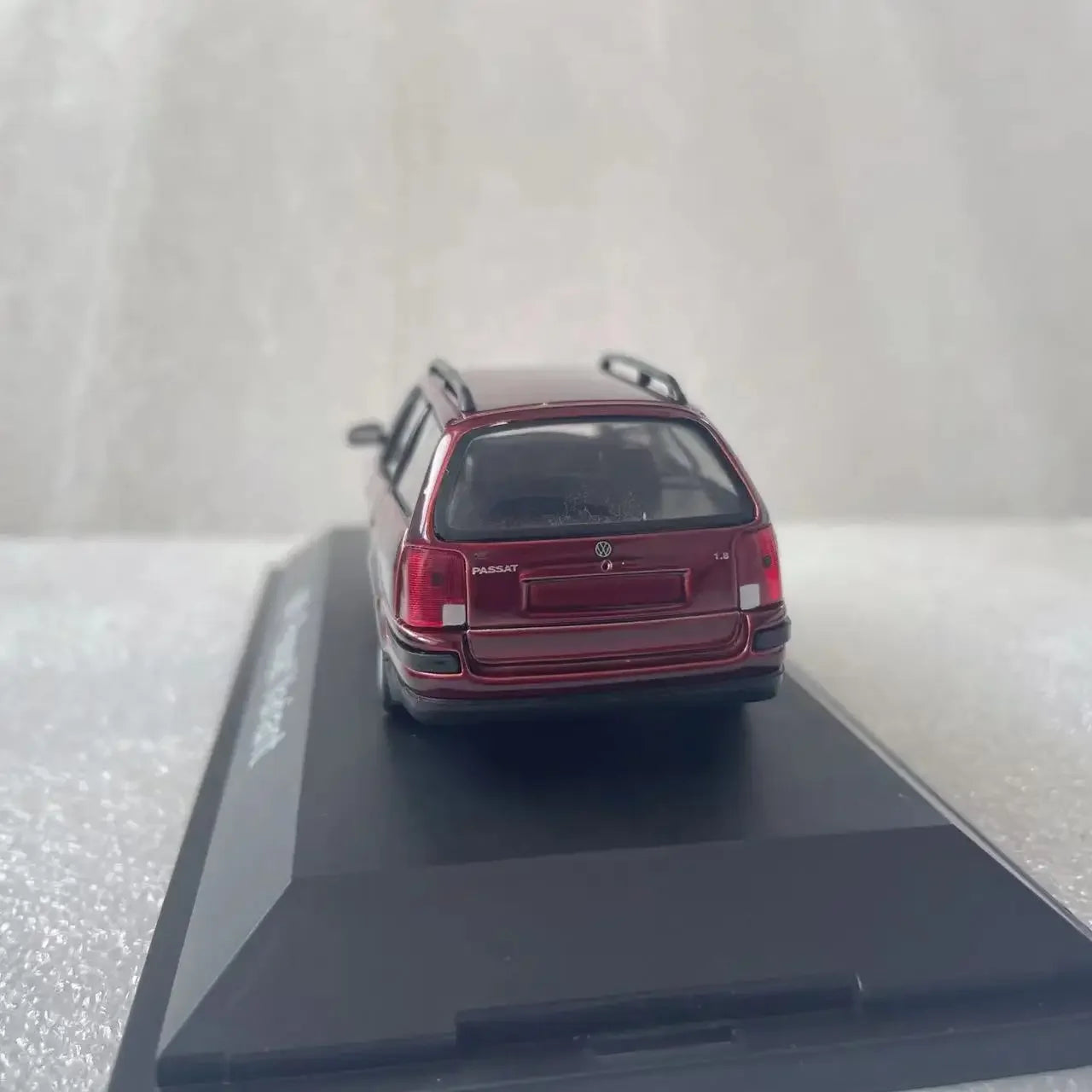 1:43 Мащабна симулационна кола Passat Variant B5, лят метал, спортна версия за пътуване, колекционерска серия, играчка кола, подарък за момче