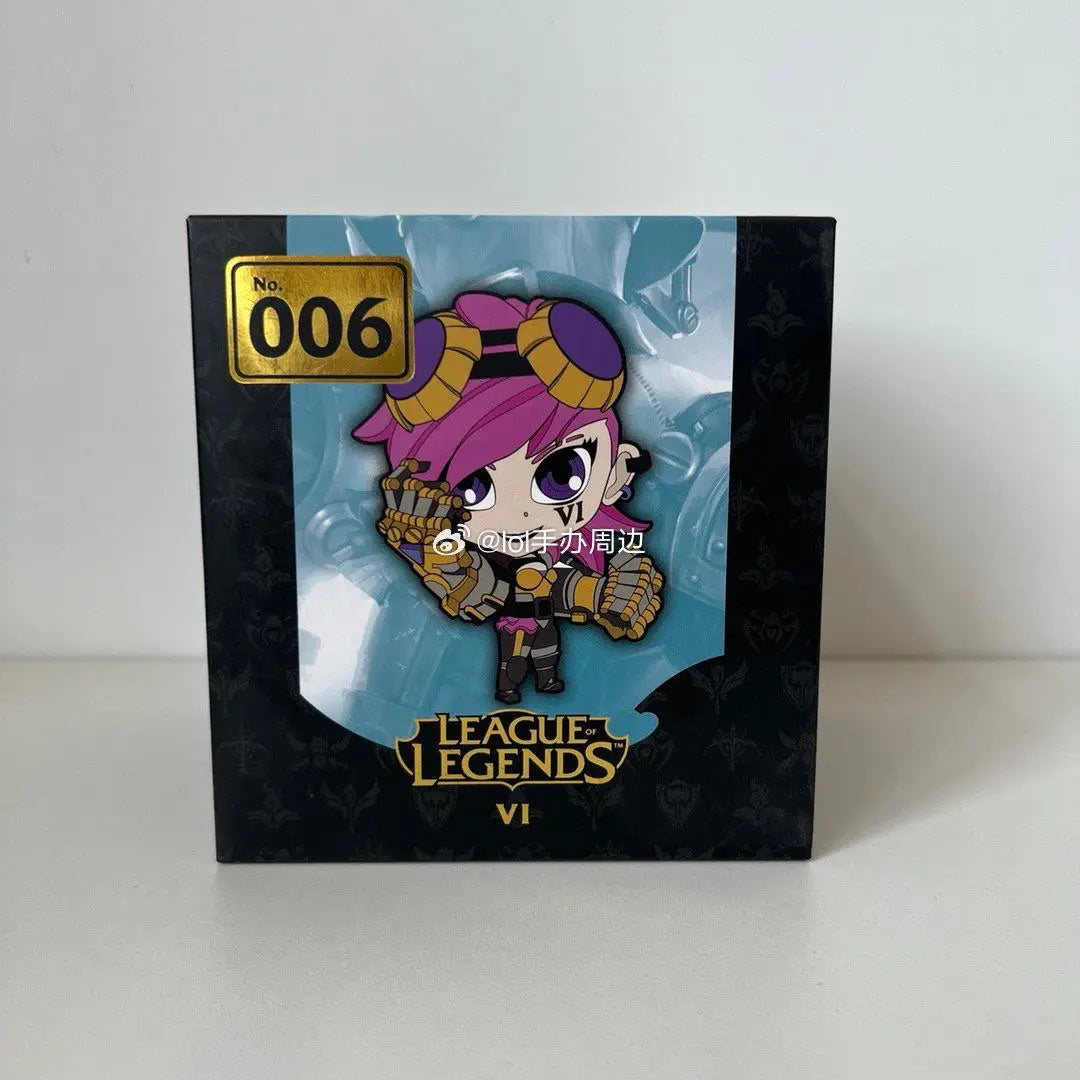 В наличност League of Legends Lol Game Peripheral Legit Hand Timokyu Moon Galen Jinx Bobi Arri Miss Doom и т.н. Украшение играчка Коледен подарък