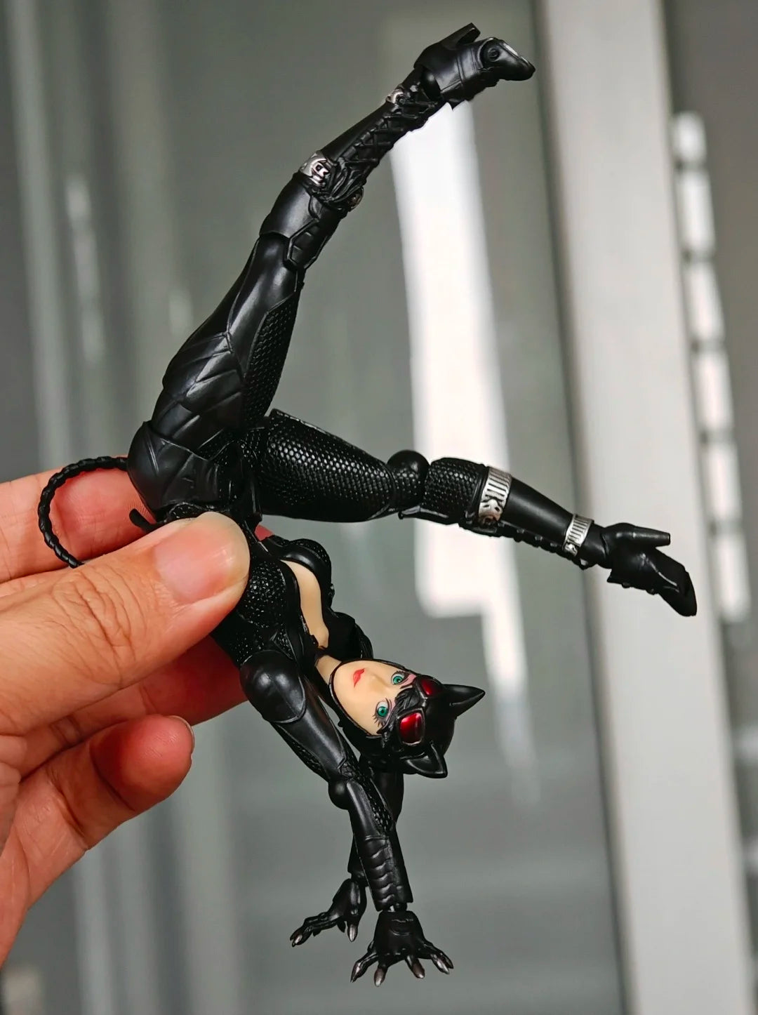 In Stock Arkahm Factory MAX Factory Catwoman Kaiyodo Revoltech YamaguchiFigurine Ko Model Action Figure Customized Gifts Toys