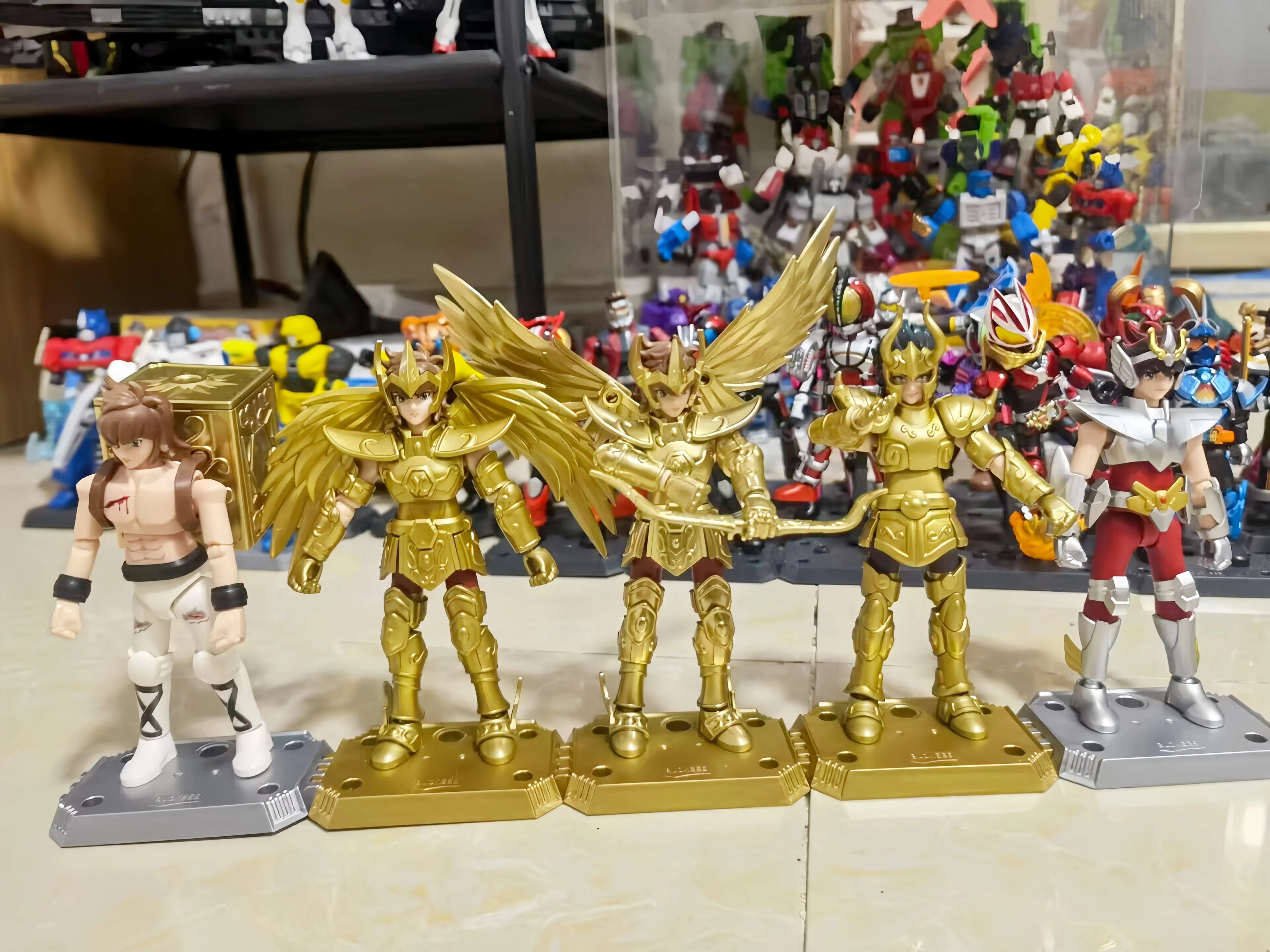 Blokees Saint Seiya Galaxy Version 01 Aiolos Shura Ikki Shun Jabu Marin Assembled Model Toys Bloks Group Gold Saint Kids Gift