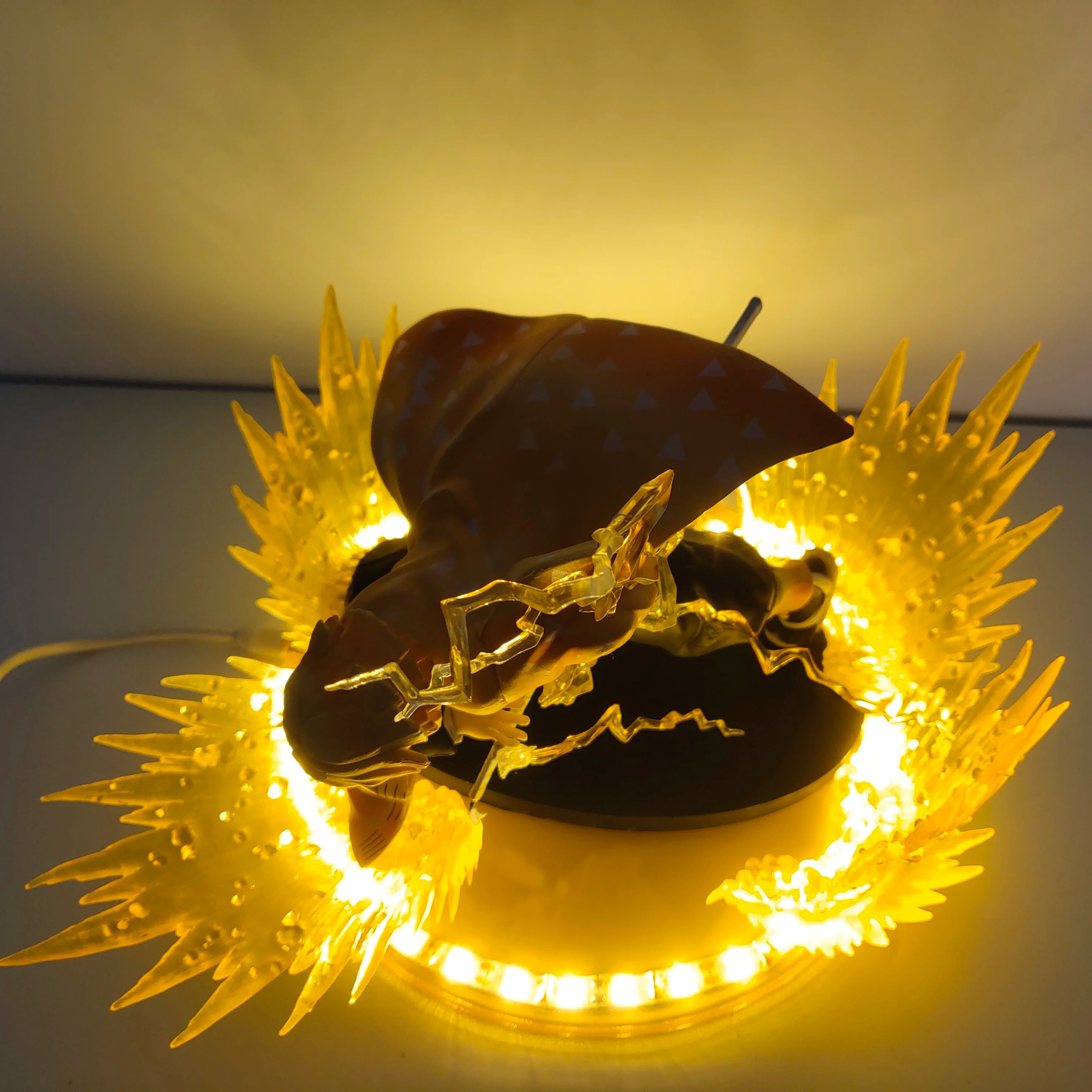 Demon Slayer Anime Agatsuma Zenitsu Led Lampe Birne Action-figuren Modell Figurine Figur &amp; Basis &amp; Lampe DIY Dekoration Spielzeug