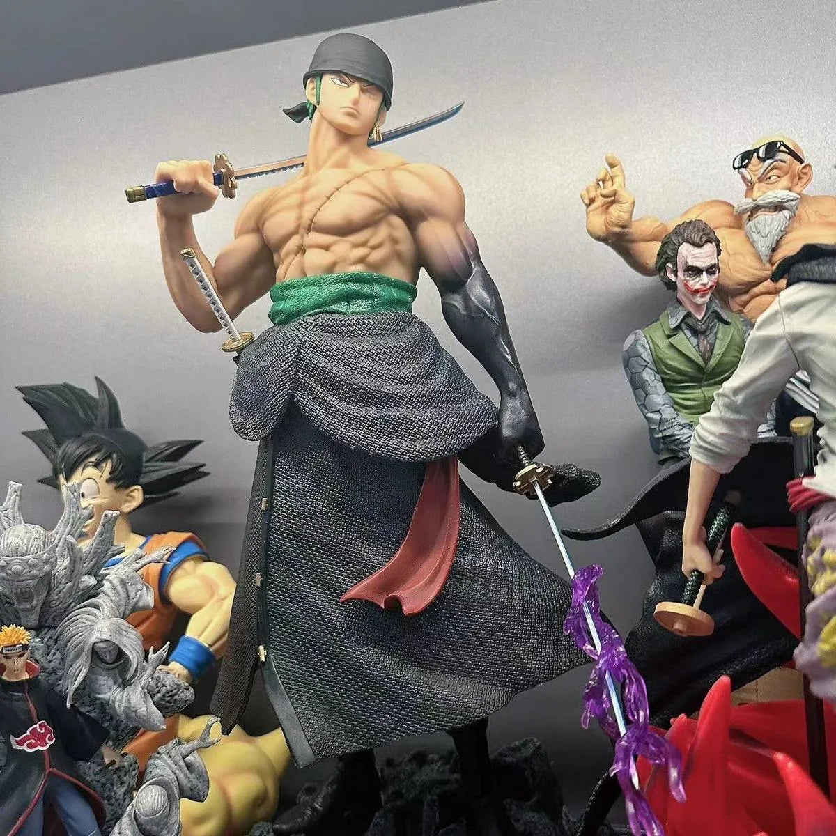 One Piece Аниме Голям 50 см Петглав орел Носещ Нож Доминиращ Зоро Колекционерска Статуя Модел Фигура Орнамент Подаръци