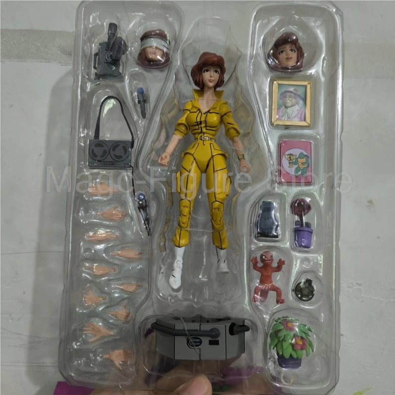Neca Anime Yellow Clothes Female Reporter April O'Neil Action Figure Collection Model Toys Joint  Birthday Gift