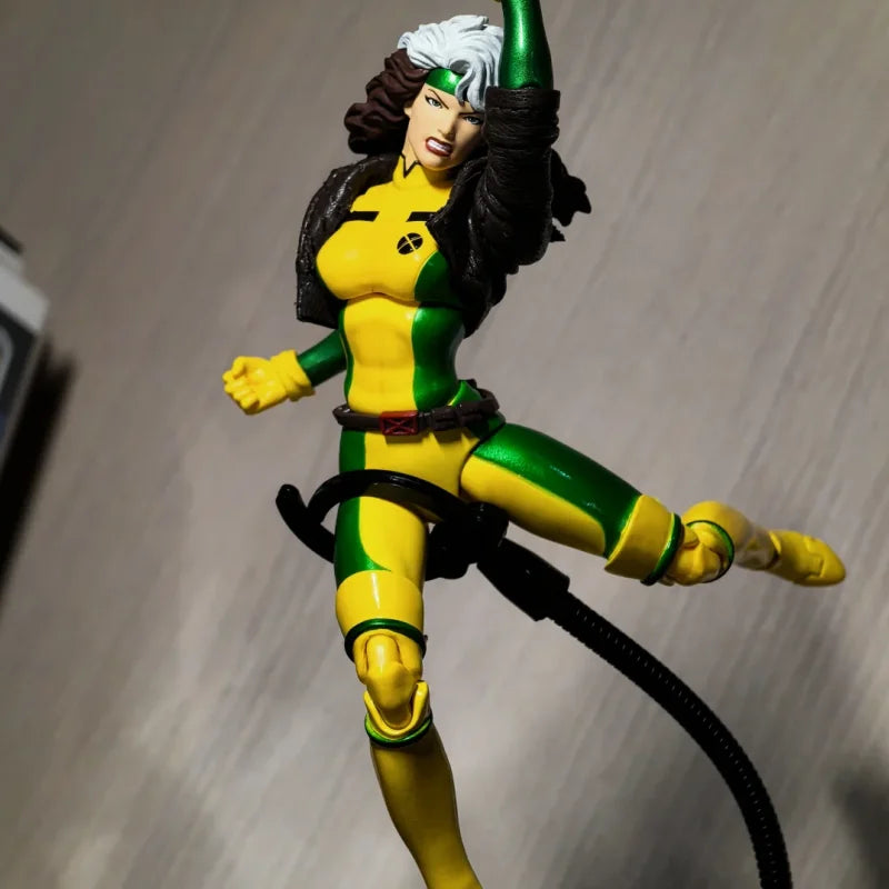 Medicom Toy Mafex No242 Xmen Rogue Comic Ver 1 12th Scale Action Figure With Extra Heads And Hands Marvel Collection Model Toy