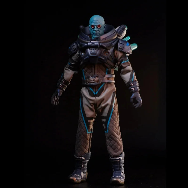 Original Mezco One:12 Series Batman Mr Freeze Action Figure Collectible Deluxe Set Villainous Character Luminous PVC Toys Gift