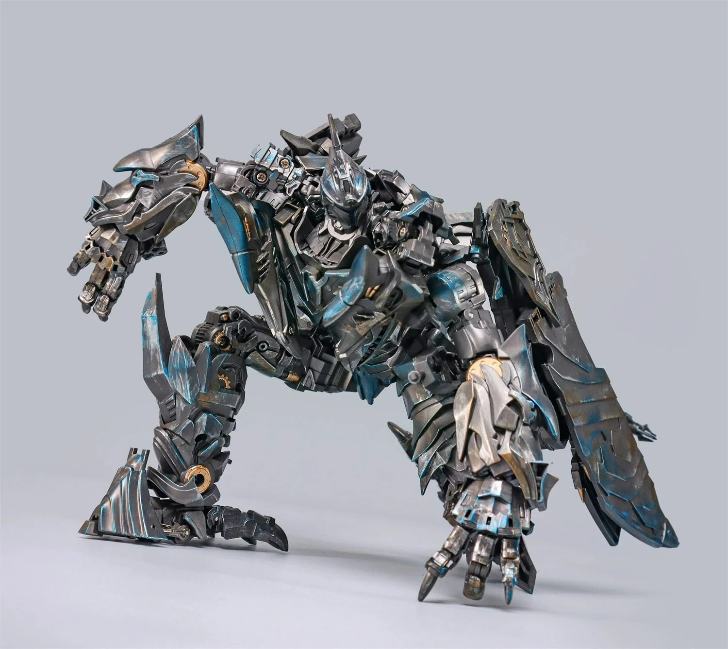 BAIWEI Transformation TW-1104 TW1104 Strafe Robot Action Figure  [IN STOCK ]