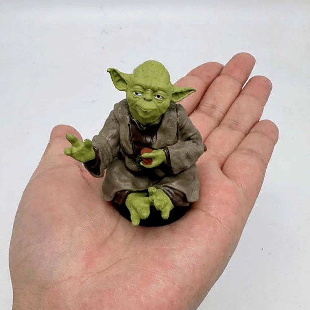 Star War Master YODA Statue 7cm Figure Action Ornament for Car or Desk DecorToys