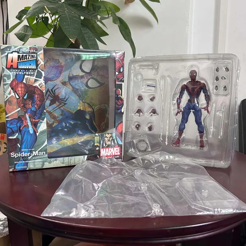 Revoltech Amazing Yamaguchi Spiderman Spider-man Peter Parker Action Figure Collection Model Toys Figurine Birthday Present