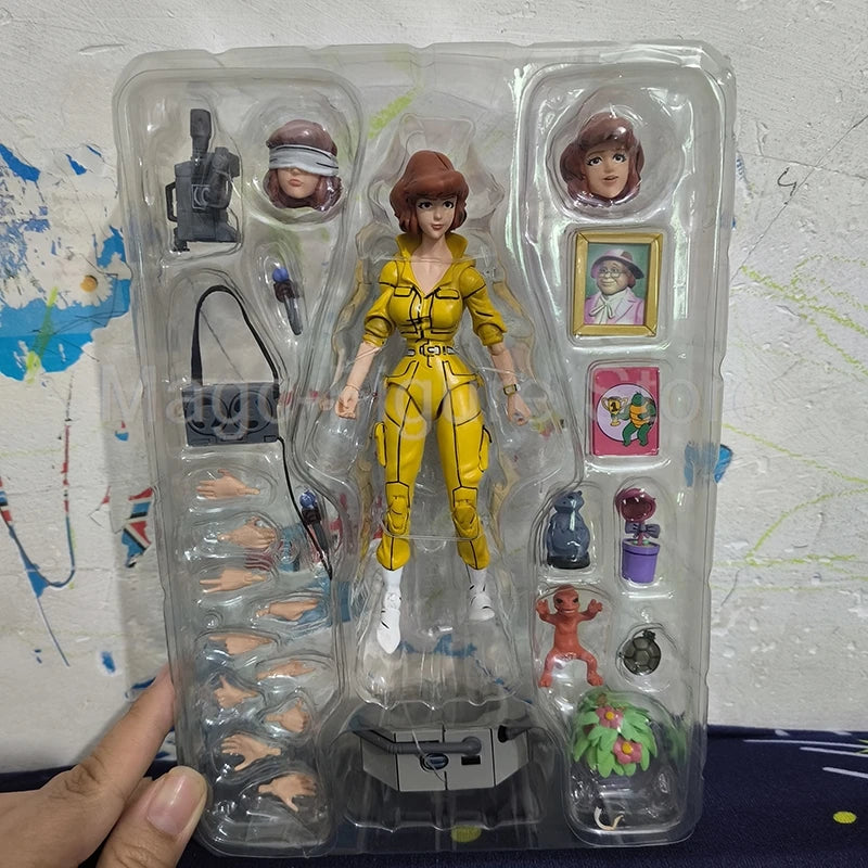 Neca Anime Yellow Clothes Female Reporter April O'Neil Action Figure Collection Model Toys Joint  Birthday Gift