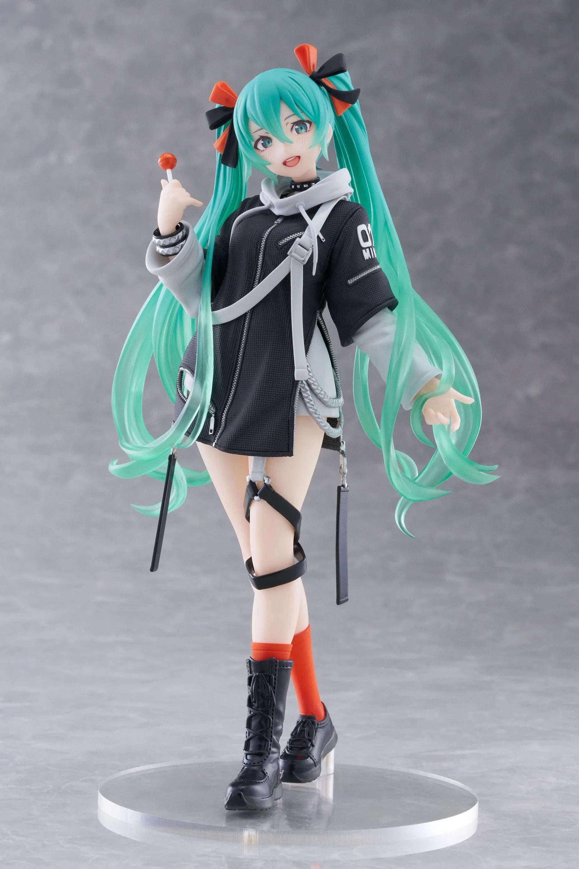 In Stock Authentic TAITO Fashion VOCALOID Hatsune Miku Punk Future Scenery Manual Model Toys Holiday Gifts