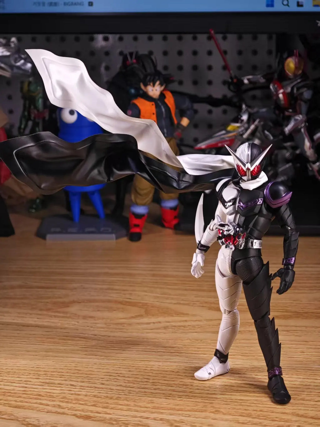 SHF 1/12 Kamen Rider W Fang Joker Fang Fang Ace Fang Umhang Schal Zubehör Modell für 15 cm Actionfiguren Körper Spielzeug DIY