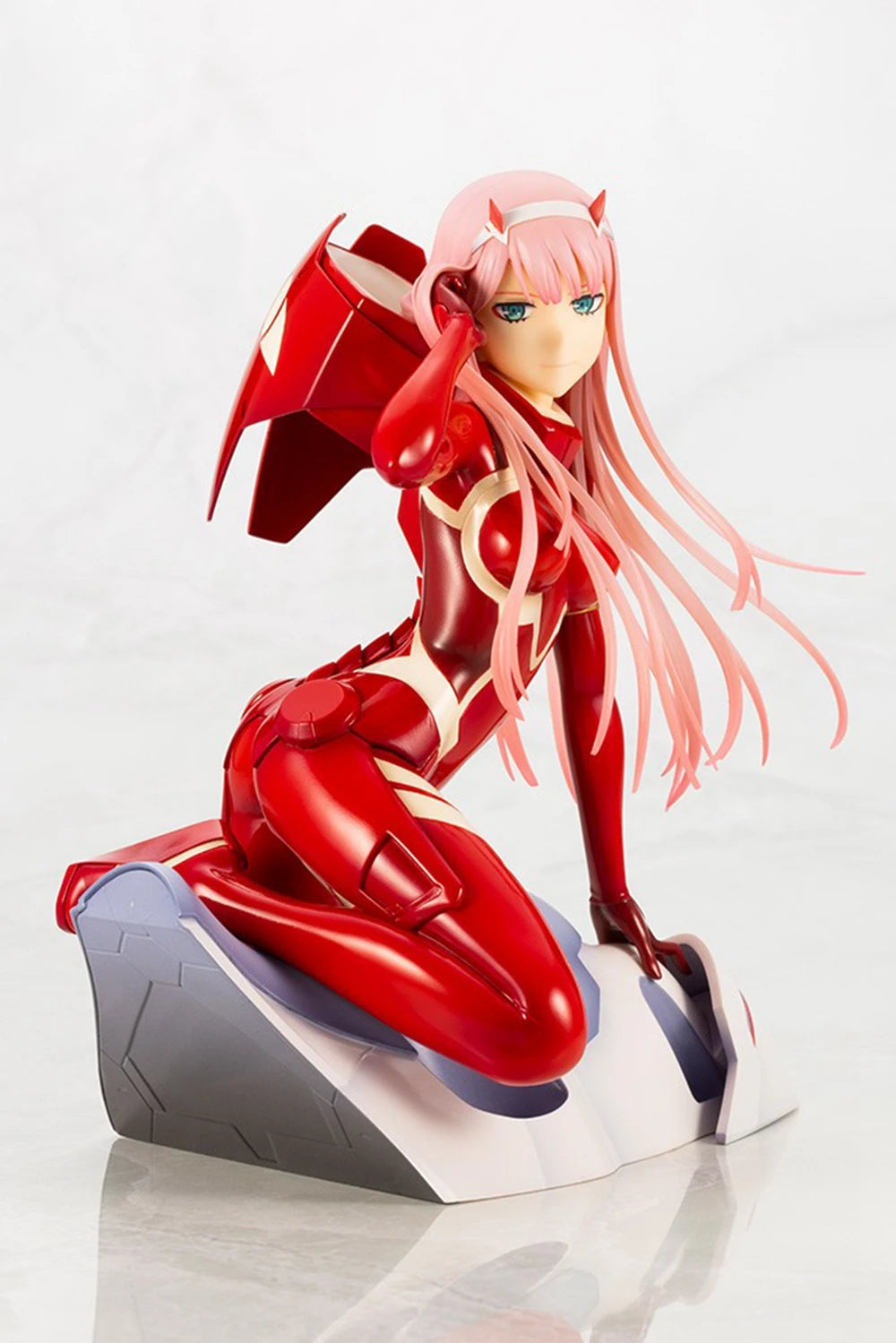 16.5CM Anime Darling in the FranXX Zero Two 1/7 02 Battle Suit Kneeling Scene Model Toy Gift Collection Action Figure PVC