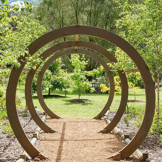 Outdoor Decorative Moon Gate Rusty Corten Steel Eye-Catching Moon Gate Moon Gate Arch for Yard