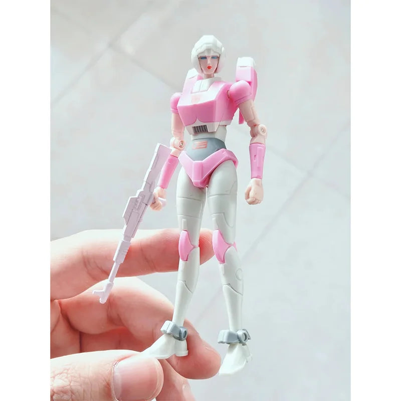 AAE First Wave Arcee Transformers Figure, ABS Material, Ultra-poseable, 15cm Tall, G1 Classic, for Fans & Kids