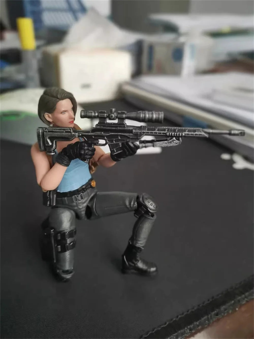 1/18 Acid Rain Residents of the Female Charactor Player Female Soldier Doll with Weapons Full Set About 3.75" For Fans Collect