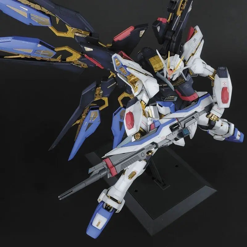 In Stock PG 1/60 DABAN Strike Freedom Assembly Model Kit with Head Led ZGMF-X10A Plastic Model Kits Action Figures Toys Gifts