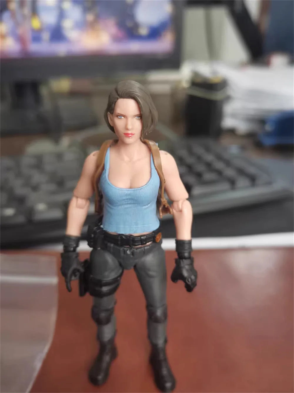 1/18 Acid Rain Residents of the Female Charactor Player Female Soldier Doll with Weapons Full Set About 3.75" For Fans Collect