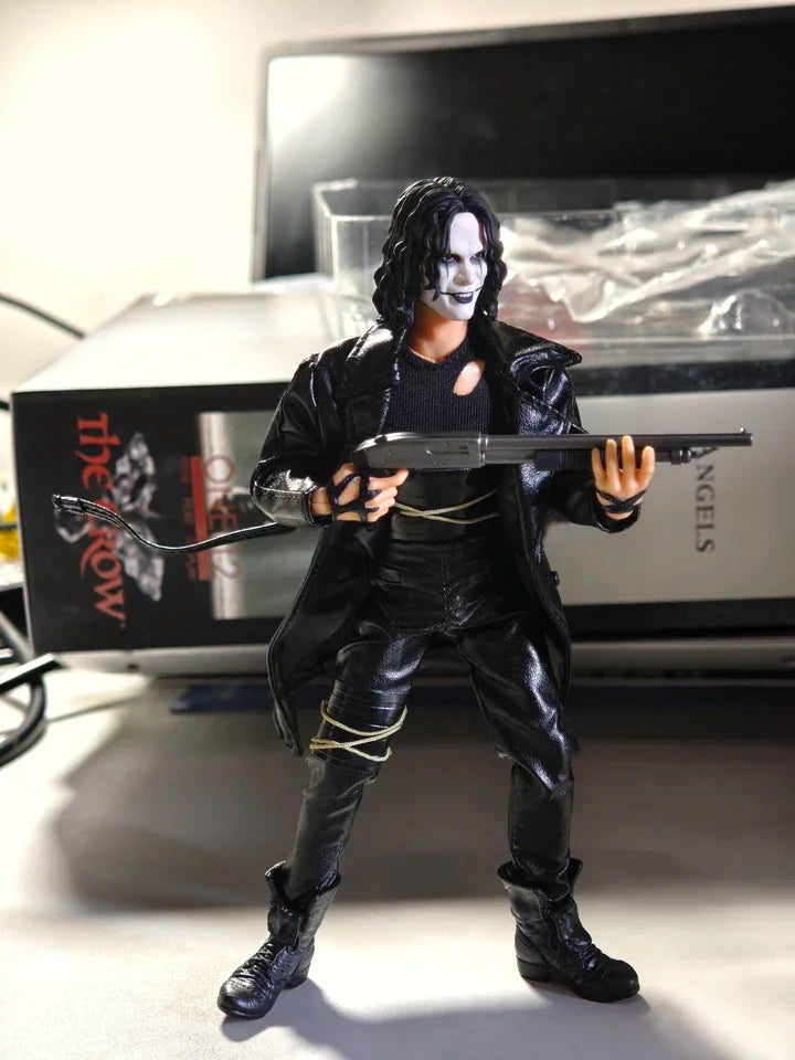 In Stock Mezco Toyz Eric One:12 The Crow 1994 Movie Ver. 17cm Action Figure  Anime Model Trendy Toy Desktop Collectible