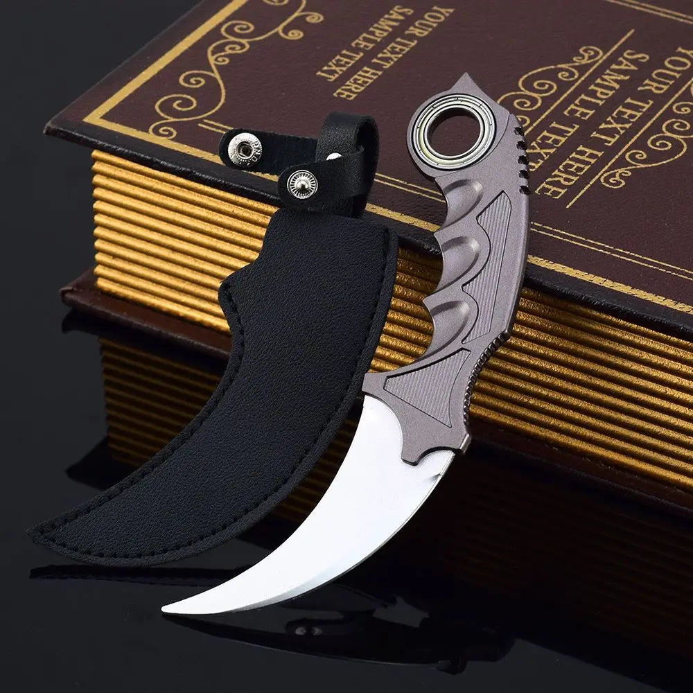 17CM Karambit Игра Живот и смърт Периферна Тъмна Луна Двойни Шипове Метален Модел Безопасност Мили Тери Влак Нож Играчки Меч Момче Подарък