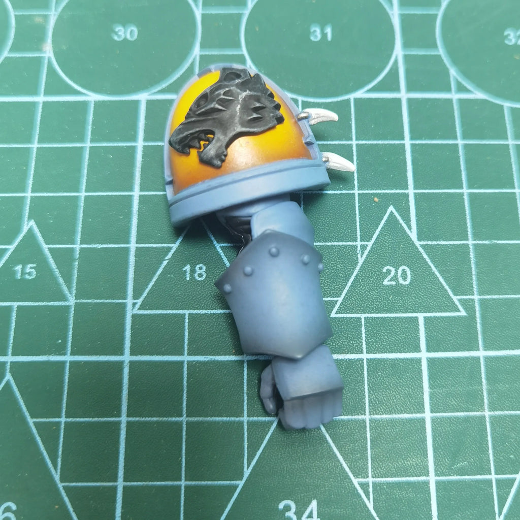 Joytoy Warhammer 1/18 Екшън фигурки Space Wolves Claw Pack Sigyrr Stoneshield Модел играчка момче подаръци 3.75 инча