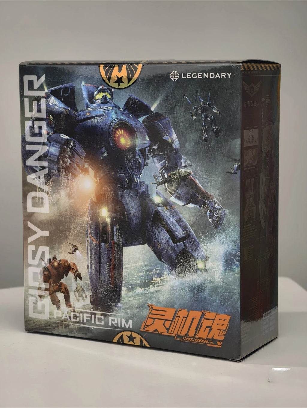 LING JIHUN Original Pacific Rim Crimson Typhoon Finished Mecha LED Light Emitting Action Robot Figures Toys  Collectible Mode
