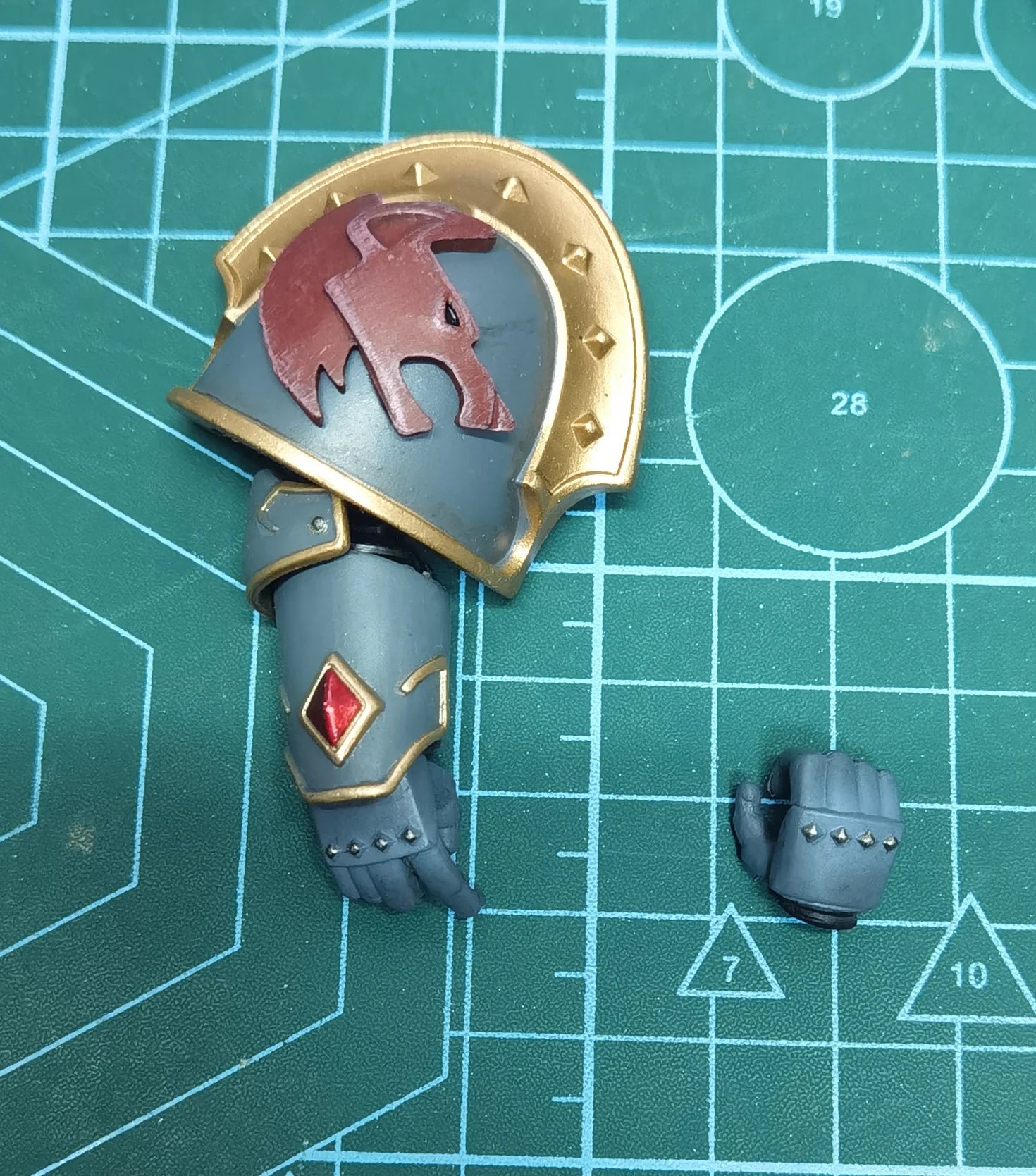 JOYTOY Warhammer The Horus Heresy 1/18 Space Wolves Geigor Fell-Hand Action Figure Model Toy