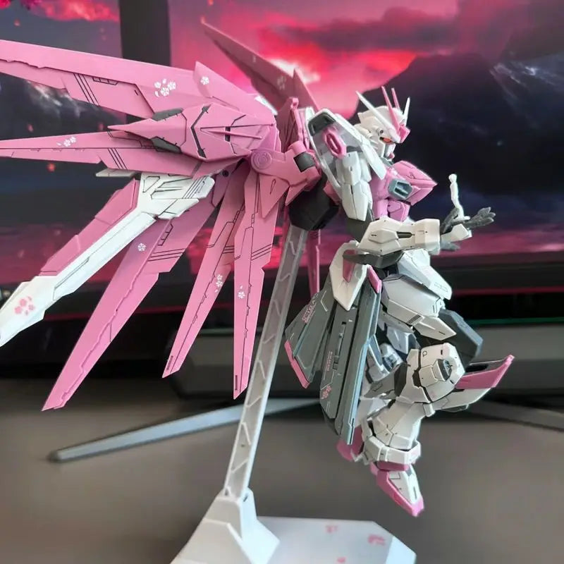 ZGMF-X10A HG 1/144 Freshman Freedom Mecha Assembly Model Екшън фигурки Cherry Blossom Цветова схема Детска играчка Подарък Декорация