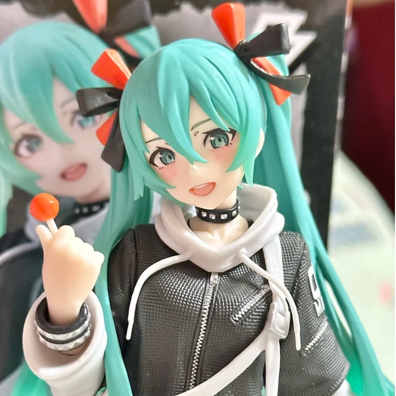 Neue Original Taito Vocaloid Hatsune Miku Mode Anime Figur Punk Zukunft Sammlung Desktop Decor Modell Spielzeug Weihnachten Geschenk