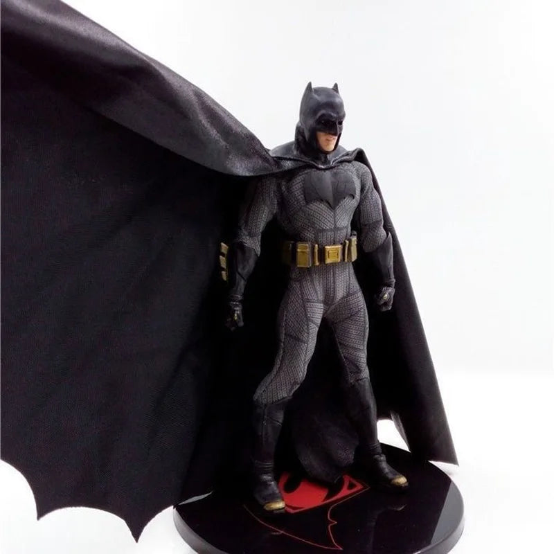 Mezco One 12 X-Mem Wolverine Batman Figures Green Arrow Punisher Frankenstein The Joker Action Figure Super Heroes Series Toys