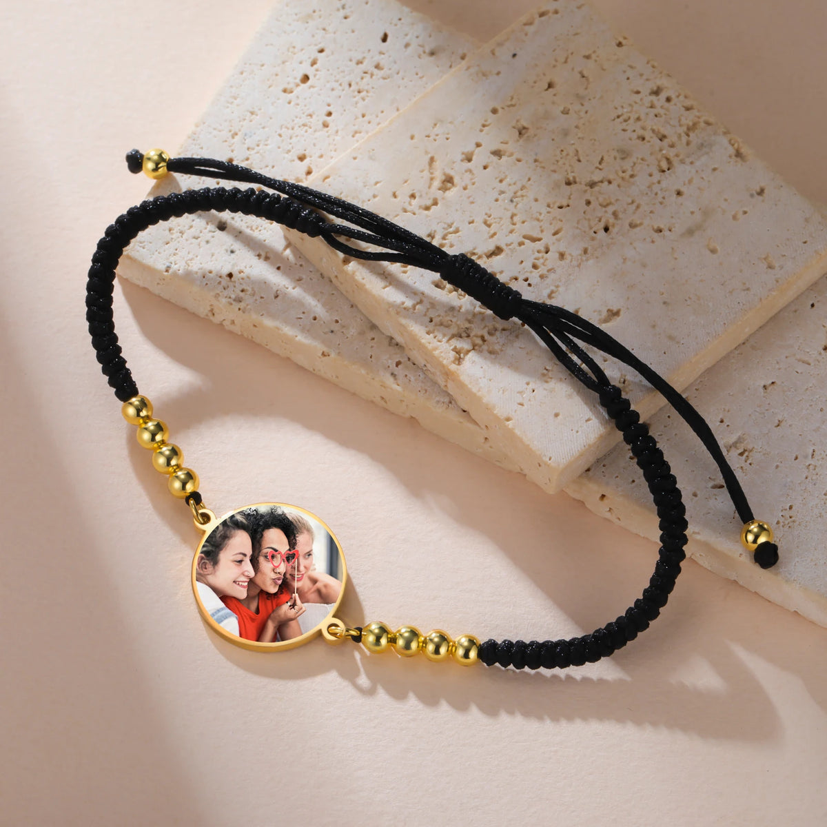 Lemegeton Personalisiertes Fotoarmband mit rotem und schwarzem Seil, runder Anhänger, Edelstahlschmuck für Damen und Herren, personalisierte Trendgeschenke