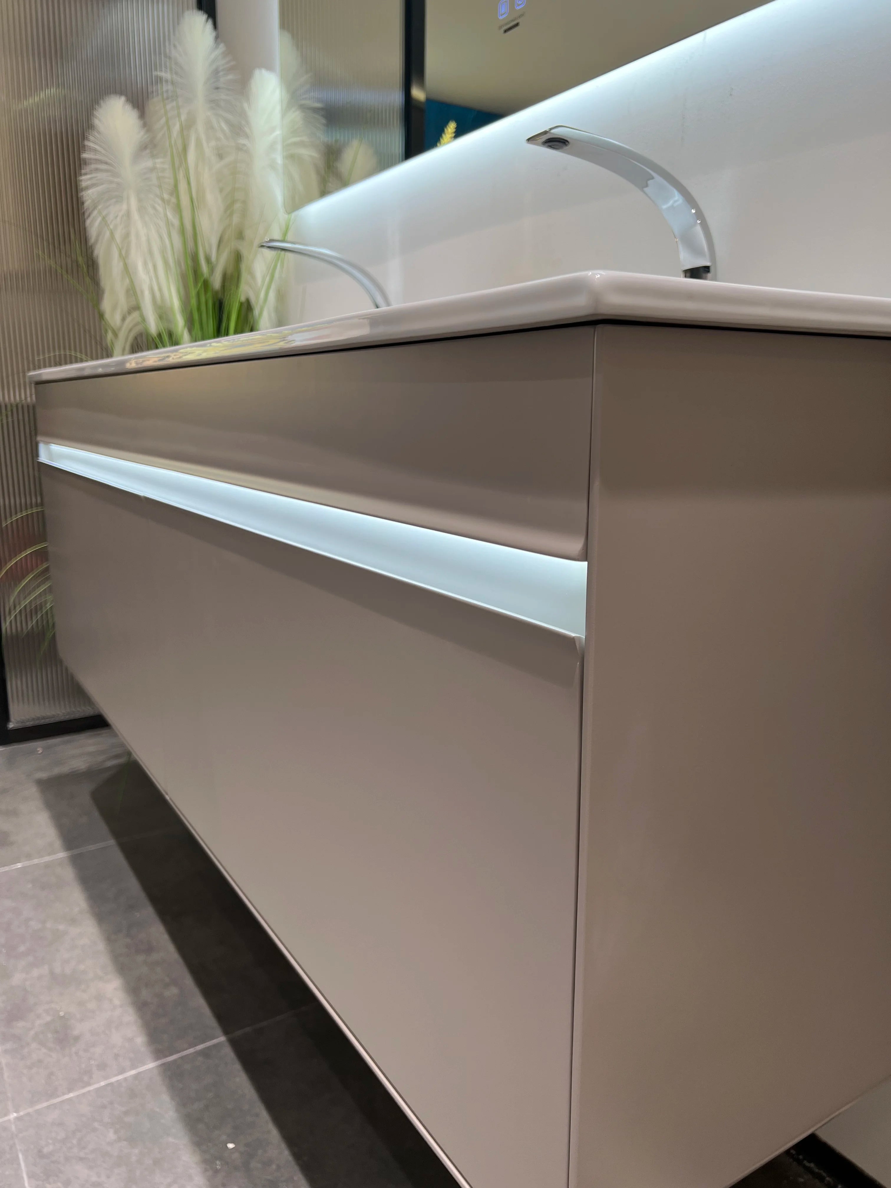 2025 New Luxury 59-Inch Smart Mirror Cabinet Modern Bathroom Vanity With Double Sinks Customizable Noble Choice Package